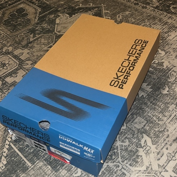 Skechers men’s GOwalk Max Clinched slip on shoes Size 12 Extra Wide - Picture 10 of 10